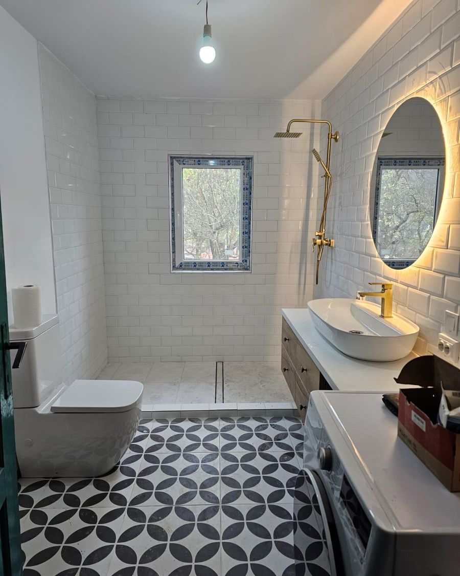 Baie premium finalizată